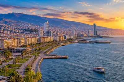 İZMİR 